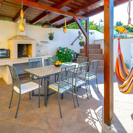 Garden Villa